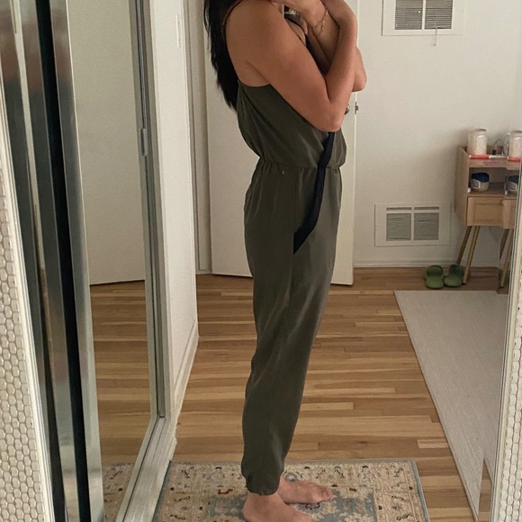 Colorblock Jumpsuit - Picture 4 of 5